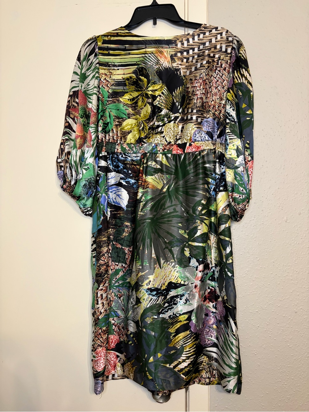 Cache 100% Silk Tropical Print Long-Sleeve V-Neck Dress in Green and Multicolor - Picture 2 of 7